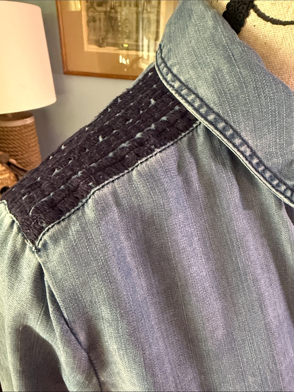 Holding Horses Anthropologie Chambray Blue Embroidered Button Down Shirt XS - Picture 4 of 15